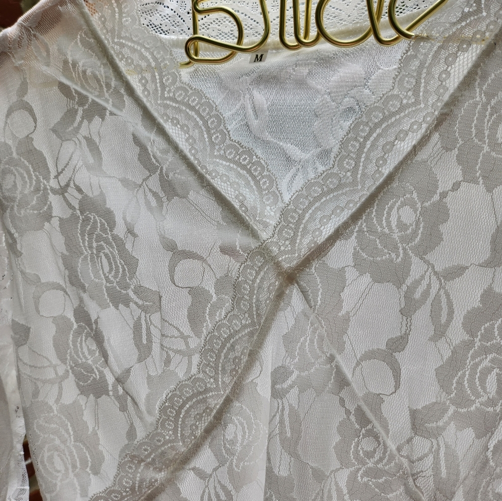 Lace dress. Long sleeve. Short. - Picture 8 of 13